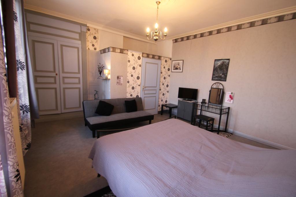 Domaine Des Roses Bed & Breakfast Vaudelnay Room photo