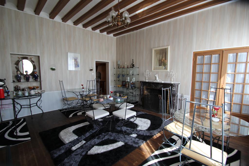 Domaine Des Roses Bed & Breakfast Vaudelnay Exterior photo