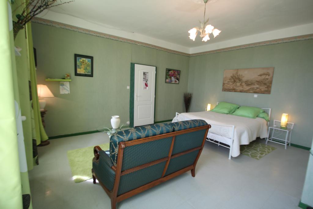 Domaine Des Roses Bed & Breakfast Vaudelnay Room photo